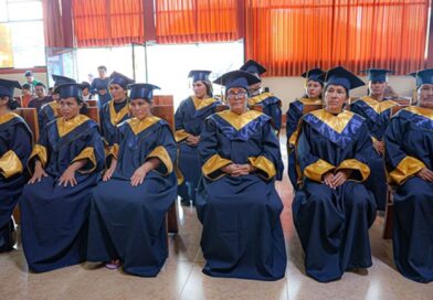 FAMILIAS ASHÁNINKAS CULMINAN ESTUDIOS BÁSICOS EN SATIPO