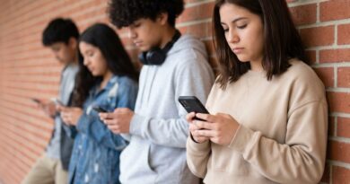 LA CULTURA DEL “LIKE”: CÓMO INFLUYE EN LA AUTOESTIMA DE LOS JÓVENES
