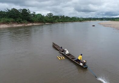 MONITOREAN  CAUDAL DEL RÍO UCAYALI
