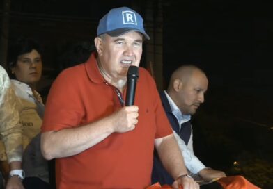 R.LÓPEZ ALIAGA DESLIZA RESPALDO A KEIKO FUJIMORI