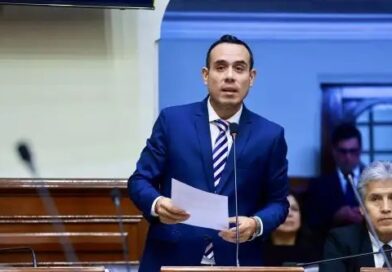 JOSÉ JERÍ RENUNCIA A SOMOS PERÚ