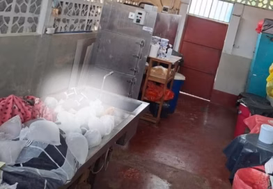 MORGUE DE SATIPO CONSERVA CADÁVERES CON BOLSAS DE HIELO