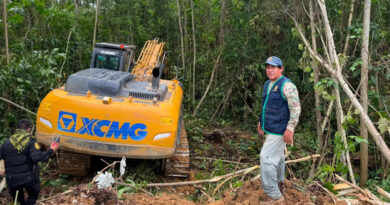 DESTRUYEN 3 TRACTORES ORUGA EN PUERTO INCA DESTRUYEN 3 TRACTORES ORUGA EN PUERTO INCA