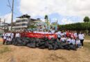 VOLUNTARIOS DE UTP PUCALLPA LIDERAN JORNADA DE LIMPIEZA EN LA RIBERA DEL RÍO UCAYALI