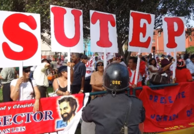 SUTEP PLANTEA UN PARO NACIONAL SUTEP PLANTEA UN PARO NACIONAL
