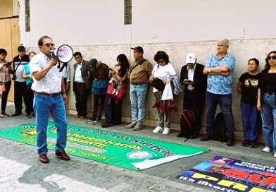 DOCENTES UNIA  ACATAN PARO  DE 48 HORAS